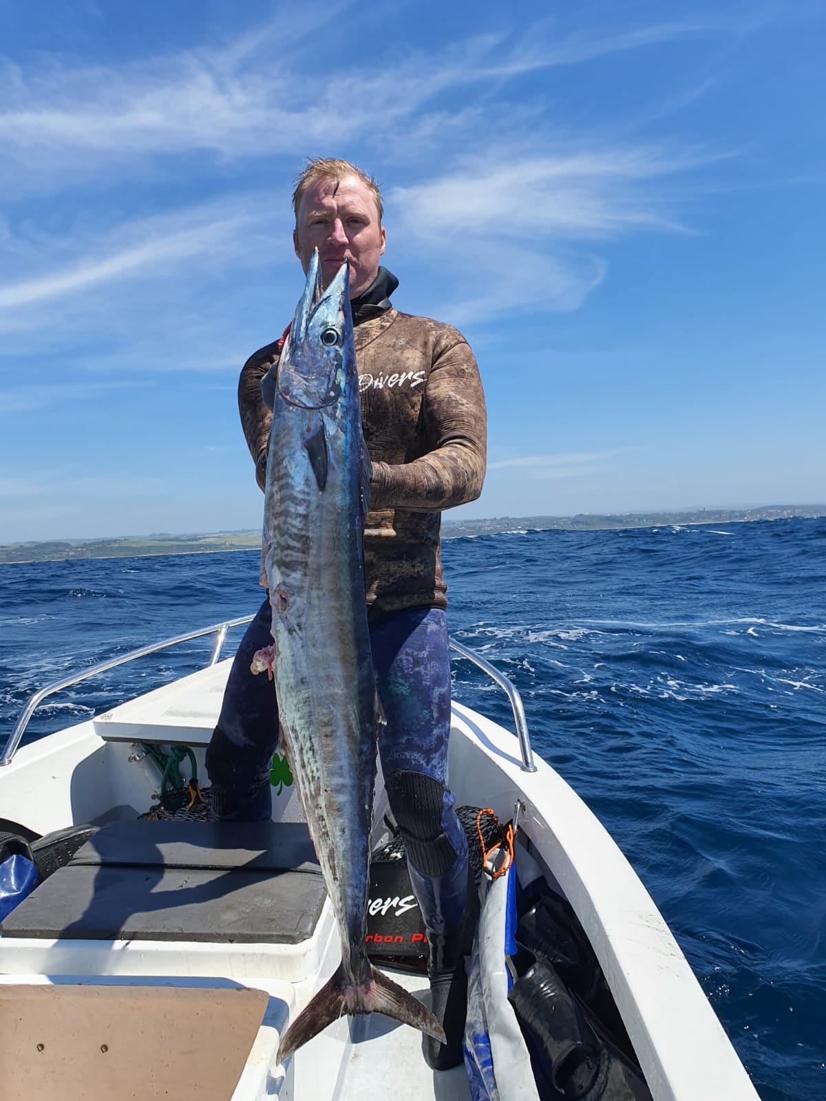 Master Richardt Botes with a Wahoo boat dive SouthMaster Richardt Botes with a Wahoo boat dive South